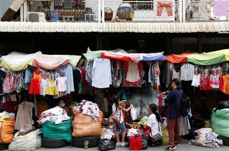 Cambodia used clothes_market